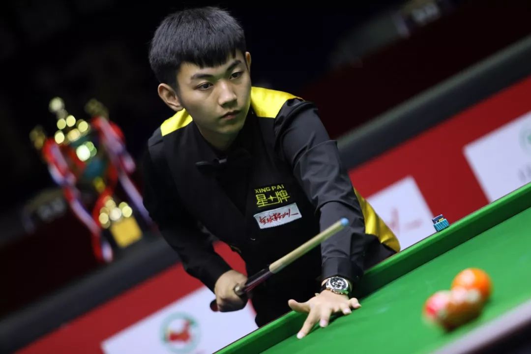 前锋线上的 前锋线上的